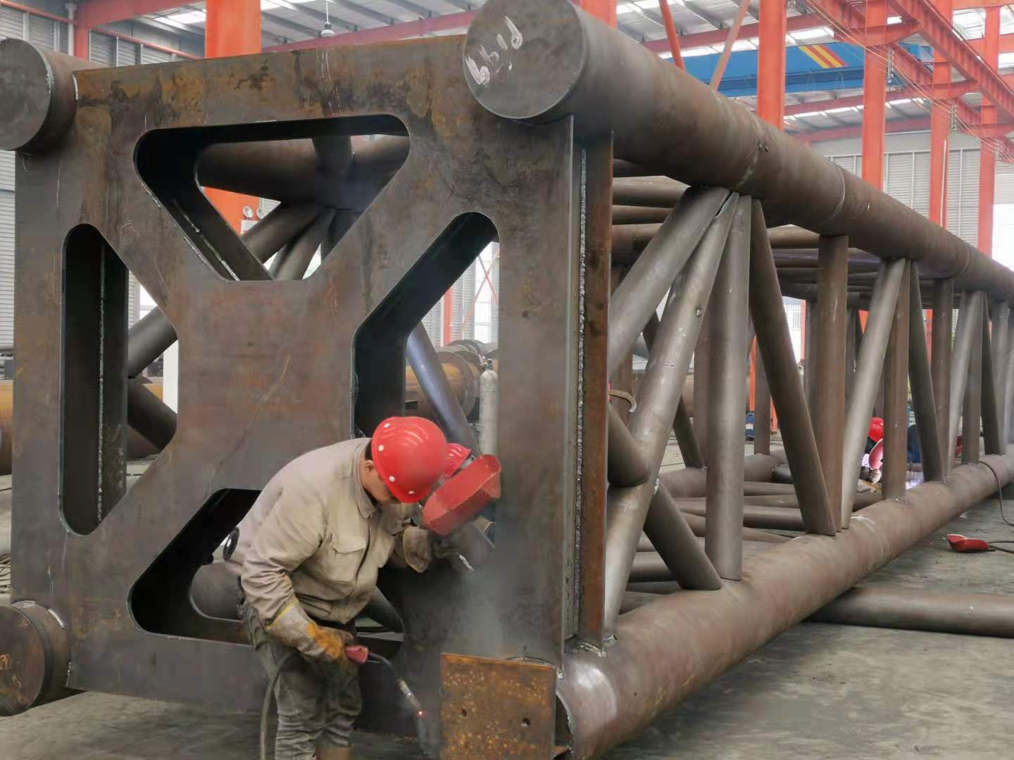 钢管桁架柱